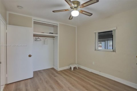 Villa ou maison à vendre à Miami Gardens, Floride: 4 chambres, 141.12 m2 № 2064981 - photo 17