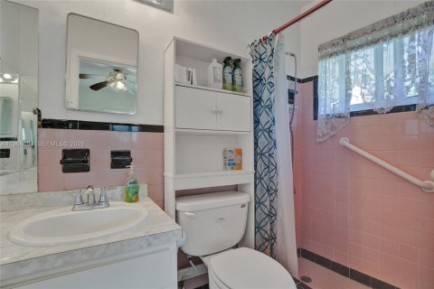 Villa ou maison à vendre à Miami Gardens, Floride: 4 chambres, 141.12 m2 № 2064981 - photo 10