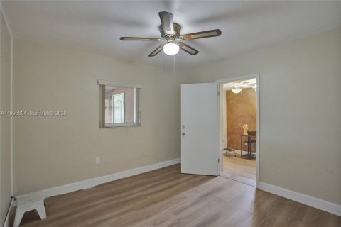 Villa ou maison à vendre à Miami Gardens, Floride: 4 chambres, 141.12 m2 № 2064981 - photo 16