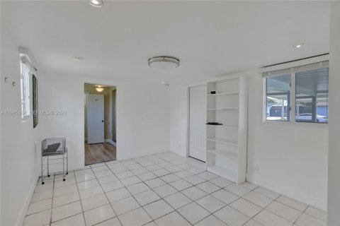 Villa ou maison à vendre à Miami Gardens, Floride: 4 chambres, 141.12 m2 № 2064981 - photo 22