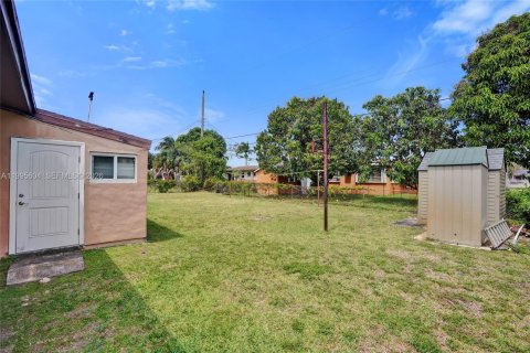 Villa ou maison à vendre à Miami Gardens, Floride: 4 chambres, 141.12 m2 № 2064981 - photo 26