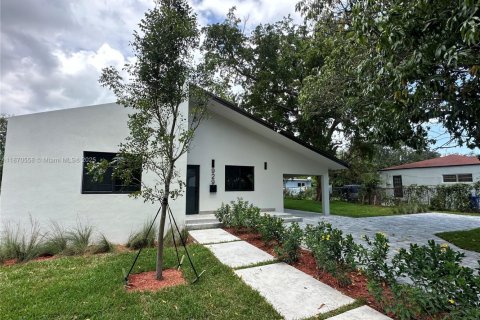 House in Miami, Florida 4 bedrooms, 149.29 sq.m. № 1925772 - photo 8