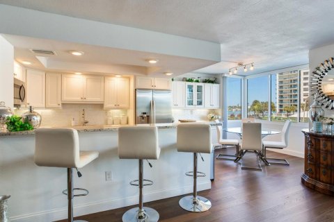 Condominio en venta en Clearwater, Florida, 2 dormitorios, 125.42 m2 № 2113448 - foto 5