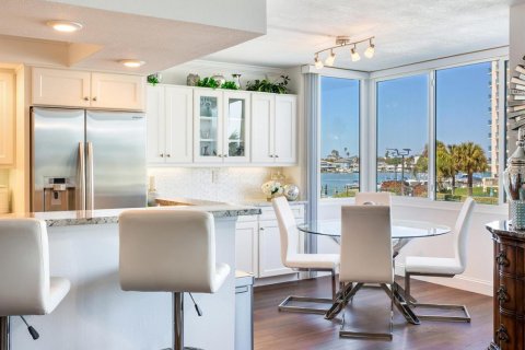 Condominio en venta en Clearwater, Florida, 2 dormitorios, 125.42 m2 № 2113448 - foto 13