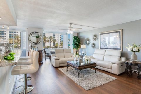 Condominio en venta en Clearwater, Florida, 2 dormitorios, 125.42 m2 № 2113448 - foto 3