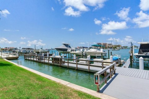 Condominio en venta en Clearwater, Florida, 2 dormitorios, 125.42 m2 № 2113448 - foto 2