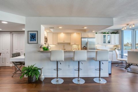 Condominio en venta en Clearwater, Florida, 2 dormitorios, 125.42 m2 № 2113448 - foto 12