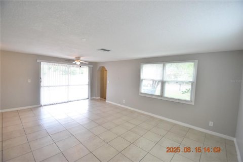 Casa en alquiler en Tampa, Florida, 4 dormitorios, 161.56 m2 № 1915592 - foto 7