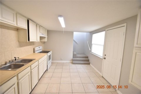 Casa en alquiler en Tampa, Florida, 4 dormitorios, 161.56 m2 № 1915592 - foto 13