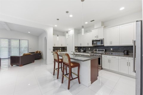 Villa ou maison à louer à Parkland, Floride: 4 chambres, 285.77 m2 № 1999861 - photo 6