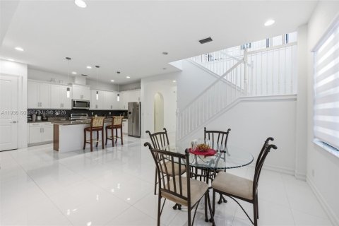 Villa ou maison à louer à Parkland, Floride: 4 chambres, 285.77 m2 № 1999861 - photo 19