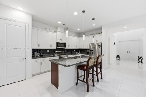 Villa ou maison à louer à Parkland, Floride: 4 chambres, 285.77 m2 № 1999861 - photo 9