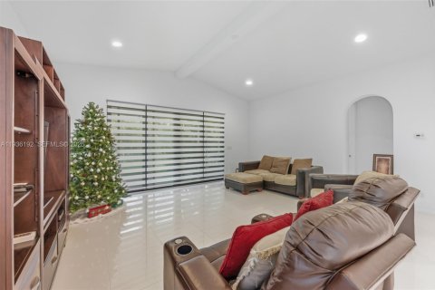 Villa ou maison à louer à Parkland, Floride: 4 chambres, 285.77 m2 № 1999861 - photo 14