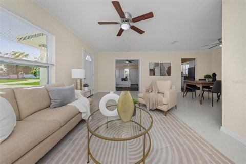 Villa ou maison à vendre à Saint Petersburg, Floride: 3 chambres, 130.06 m2 № 2430423 - photo 5