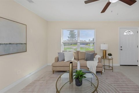 Villa ou maison à vendre à Saint Petersburg, Floride: 3 chambres, 130.06 m2 № 2430423 - photo 3