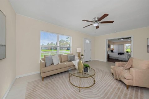 Villa ou maison à vendre à Saint Petersburg, Floride: 3 chambres, 130.06 m2 № 2430423 - photo 4