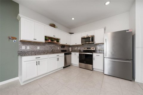 Townhouse in Davenport, Florida 3 bedrooms, 130.43 sq.m. № 1744234 - photo 13