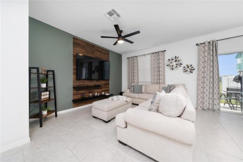 Townhouse in Davenport, Florida 3 bedrooms, 130.43 sq.m. № 1744234 - photo 9