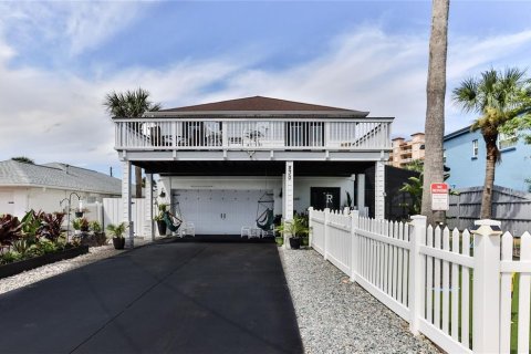 House in New Smyrna Beach, Florida 5 bedrooms, 269.6 sq.m. № 1042009 - photo 10