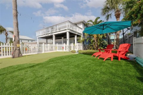 House in New Smyrna Beach, Florida 5 bedrooms, 269.6 sq.m. № 1042009 - photo 3