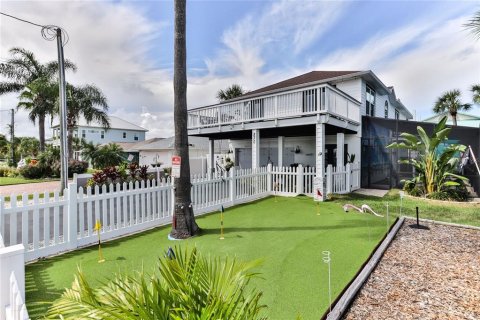 House in New Smyrna Beach, Florida 5 bedrooms, 269.6 sq.m. № 1042009 - photo 12
