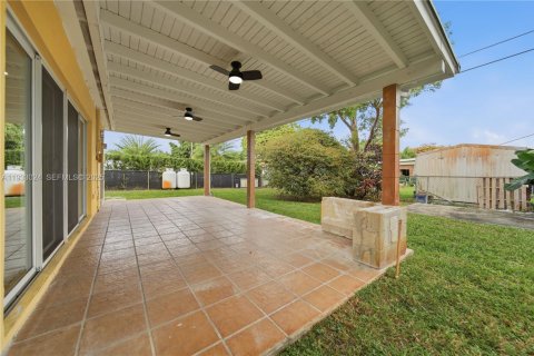 Villa ou maison à vendre à Miami, Floride: 4 chambres, 156.54 m2 № 1991967 - photo 18