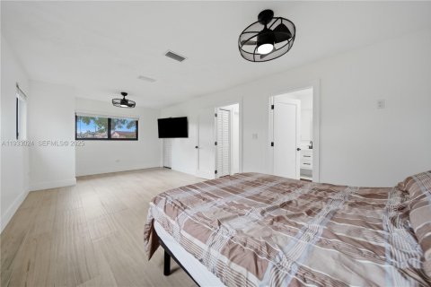 Villa ou maison à vendre à Miami, Floride: 4 chambres, 156.54 m2 № 1991967 - photo 12