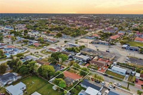 Villa ou maison à vendre à Miami, Floride: 4 chambres, 156.54 m2 № 1991967 - photo 20