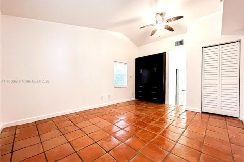 Casa en alquiler en Miami, Florida, 3 dormitorios, 174.38 m2 № 1874251 - foto 17