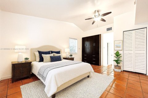 Casa en alquiler en Miami, Florida, 3 dormitorios, 174.38 m2 № 1874251 - foto 16
