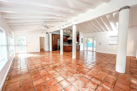 Casa en alquiler en Miami, Florida, 3 dormitorios, 174.38 m2 № 1874251 - foto 15
