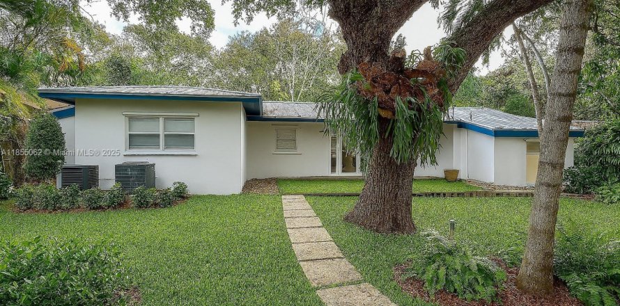 Casa en Miami, Florida 3 dormitorios, 174.38 m2 № 1874251