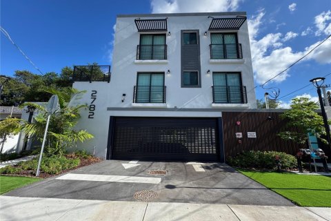 Commercial property in Miami, Florida № 2023167 - photo 9