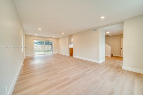 Casa en venta en Miramar, Florida, 3 dormitorios, 167.04 m2 № 2029843 - foto 16