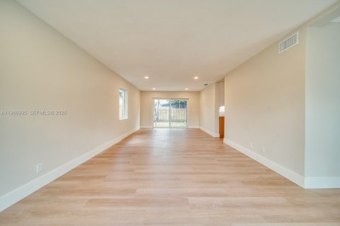 Casa en venta en Miramar, Florida, 3 dormitorios, 167.04 m2 № 2029843 - foto 19