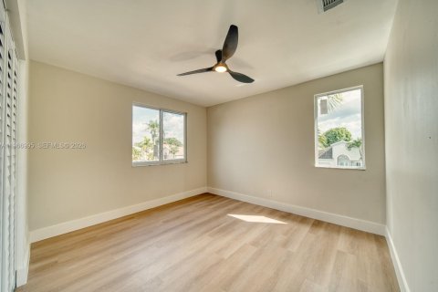 Casa en venta en Miramar, Florida, 3 dormitorios, 167.04 m2 № 2029843 - foto 30