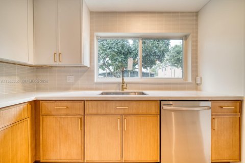 Casa en venta en Miramar, Florida, 3 dormitorios, 167.04 m2 № 2029843 - foto 7