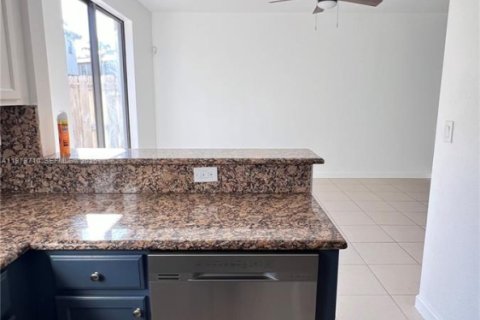 Купить таунхаус в Хомстед, Флорида 4 спальни, 161.28м2, № 2045367 - фото 17