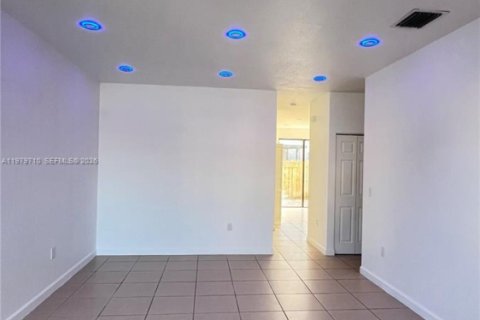 Купить таунхаус в Хомстед, Флорида 4 спальни, 161.28м2, № 2045367 - фото 8