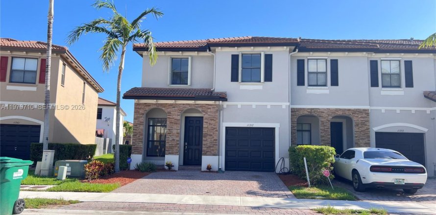 Таунхаус в Хомстед, Флорида 4 спальни, 161.28м2 № 2045367