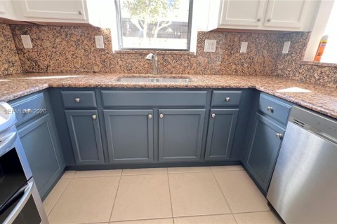 Купить таунхаус в Хомстед, Флорида 4 спальни, 161.28м2, № 2045367 - фото 18