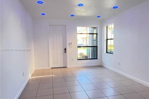 Купить таунхаус в Хомстед, Флорида 4 спальни, 161.28м2, № 2045367 - фото 7