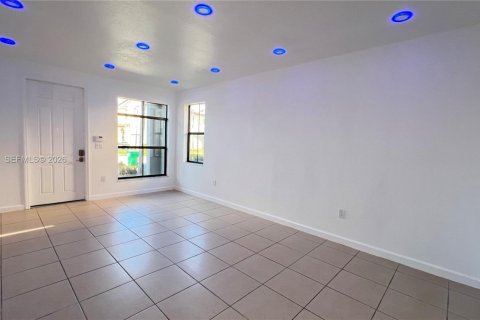 Купить таунхаус в Хомстед, Флорида 4 спальни, 161.28м2, № 2045367 - фото 5