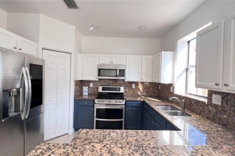 Купить таунхаус в Хомстед, Флорида 4 спальни, 161.28м2, № 2045367 - фото 20