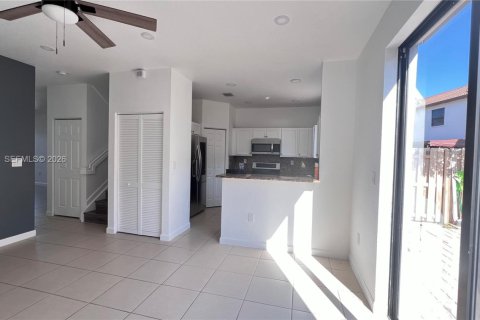 Купить таунхаус в Хомстед, Флорида 4 спальни, 161.28м2, № 2045367 - фото 13