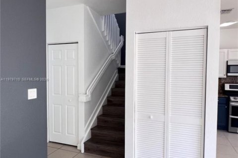 Купить таунхаус в Хомстед, Флорида 4 спальни, 161.28м2, № 2045367 - фото 25