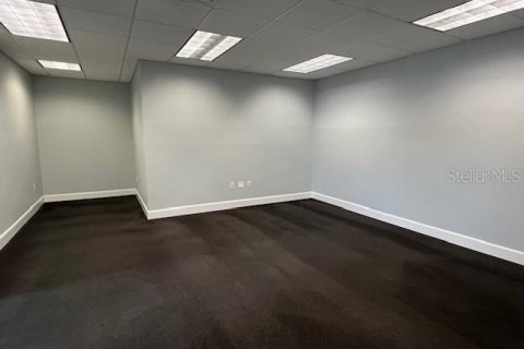 Propiedad comercial en alquiler en Tampa, Florida, 1731.33 m2 № 584407 - foto 29