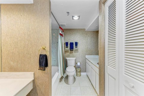 Condo in Sarasota, Florida, 2 bedrooms  № 1509160 - photo 15