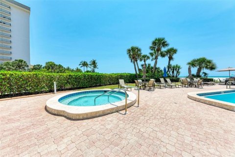 Condo in Sarasota, Florida, 2 bedrooms  № 1509160 - photo 24
