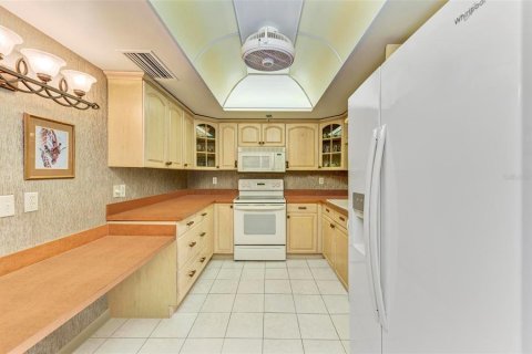 Condo in Sarasota, Florida, 2 bedrooms  № 1509160 - photo 9